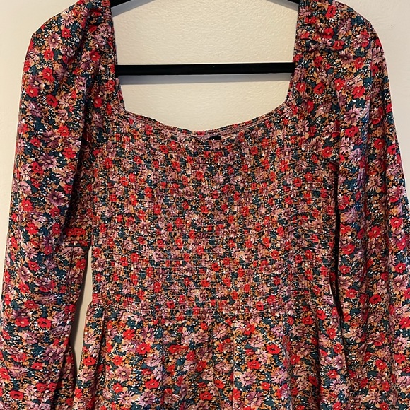 Floral Rouched Dress - Picture 4 of 6